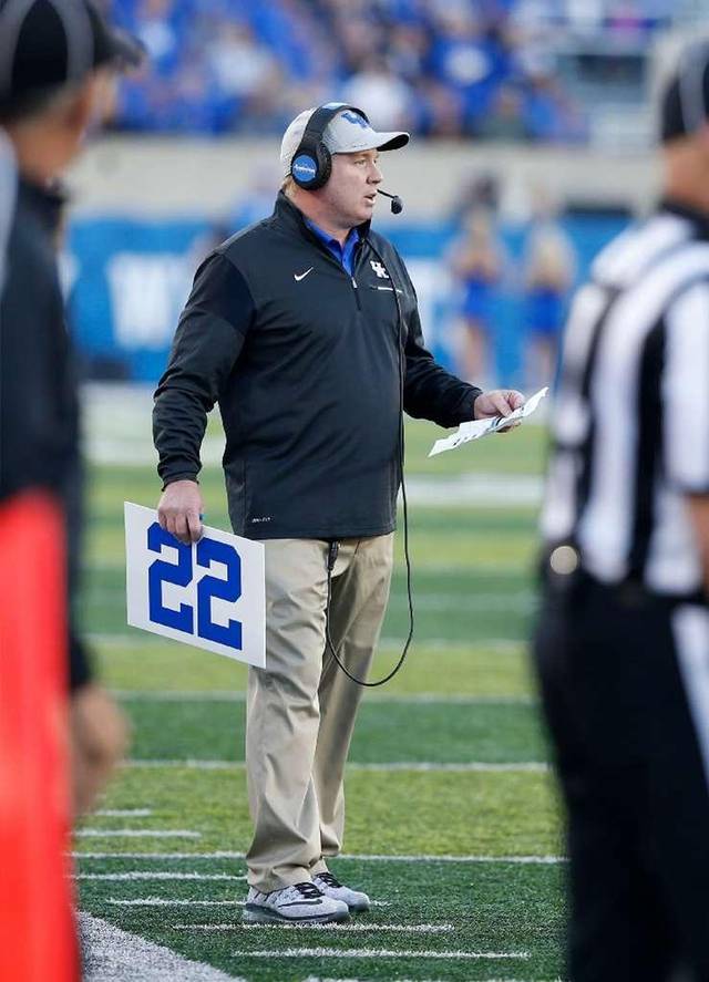 Click image for larger version

Name:	22 Mark Stoops a.jpe
Views:	73
Size:	63.3 KB
ID:	136064