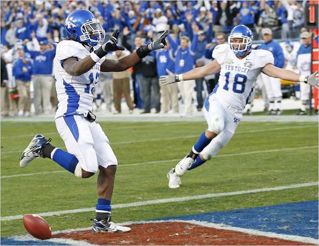 Click image for larger version

Name:	13 Stevie Johnson b.jpg
Views:	45
Size:	142.6 KB
ID:	137089