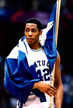 Click image for larger version

Name:	jamaal_magloire2.jpg
Views:	181
Size:	43.9 KB
ID:	387611